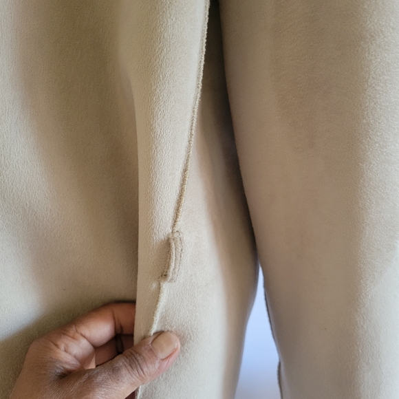 Calvin Klein Faux Shearling/Suede Coat. - Picture 9 of 10